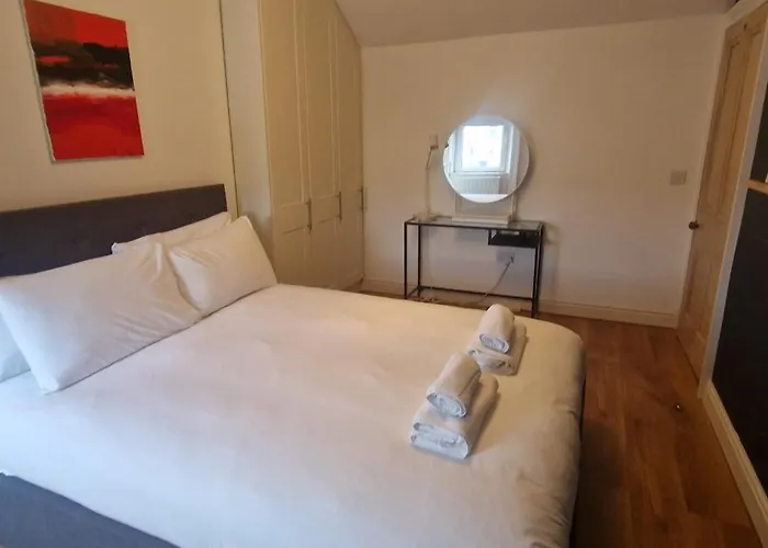 Extended 3bd Splitlevel In Popular Village *