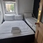 Extended 3bd Splitlevel In Popular Village Hébergement de vacances Dublin