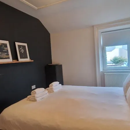 別荘 Extended 3bd Splitlevel In Popular Village ダブリン