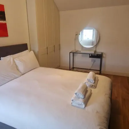 Extended 3bd Splitlevel In Popular Village *