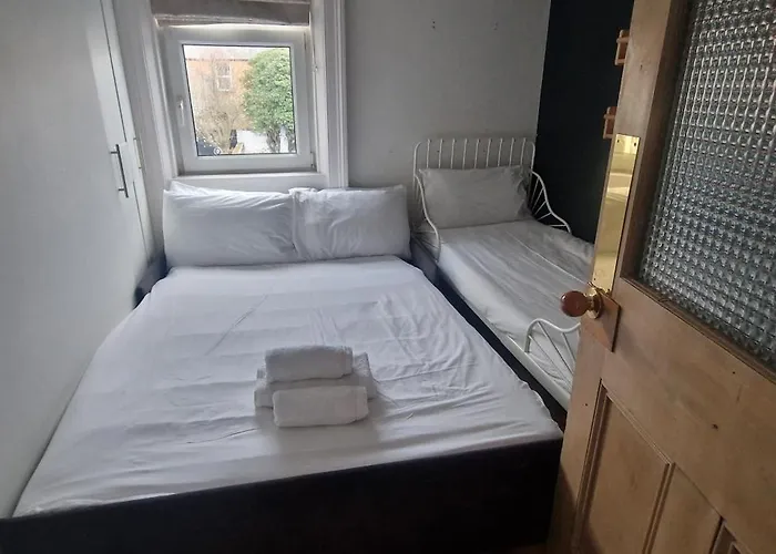 Extended 3bd Splitlevel In Popular Village Dom wakacyjny Dublin