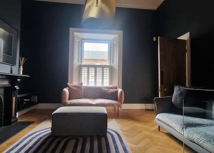 Extended 3bd Splitlevel In Popular Village *